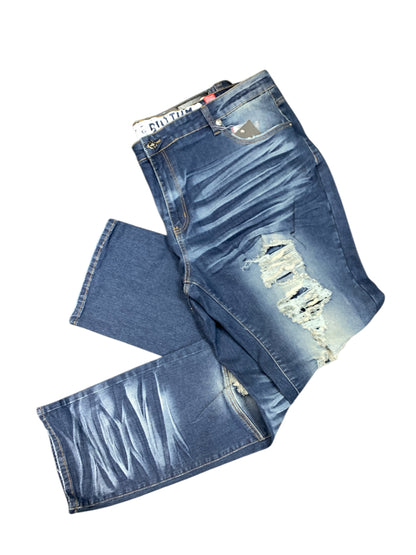 Ripped Jeans doesn't show any skin